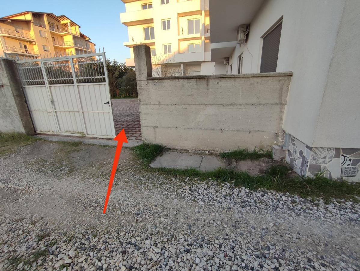 Sabi Apartment Golem Qerret Luaran gambar