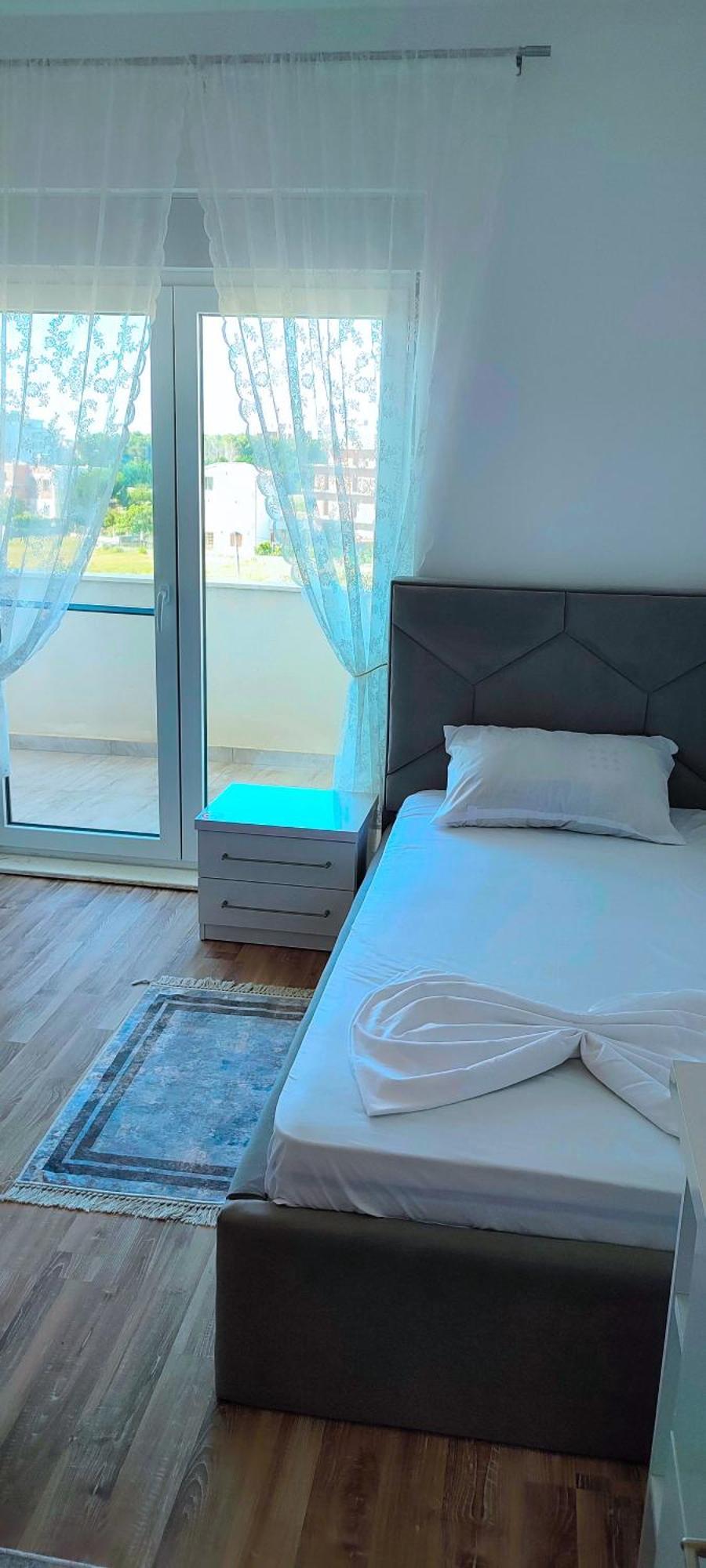 Sabi Apartment Golem Qerret Bilik gambar
